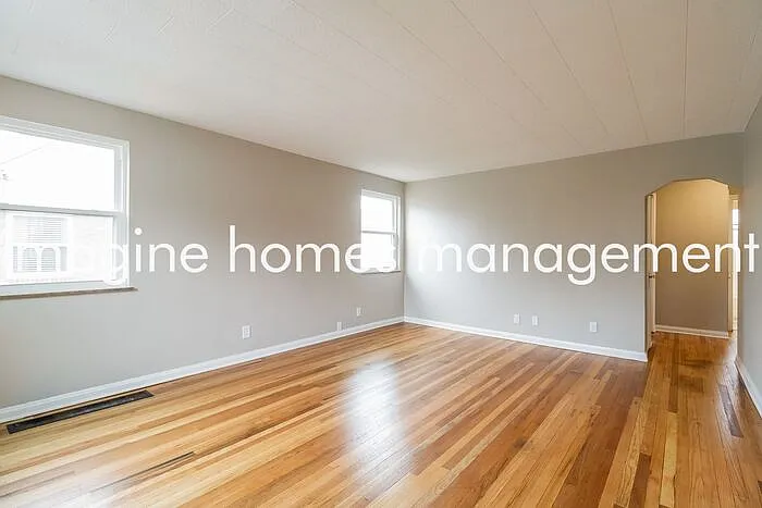 4 bed, 2.0 bath, 1890 sqft, $2,295 — Photo 2