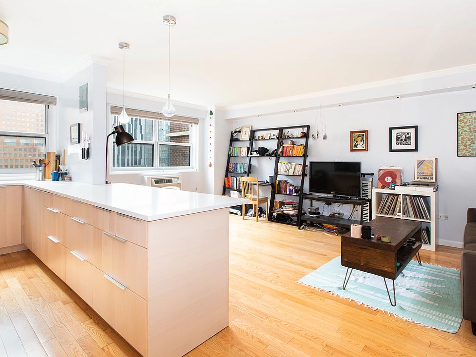 1st image of 191 Willoughby St APT 11-N