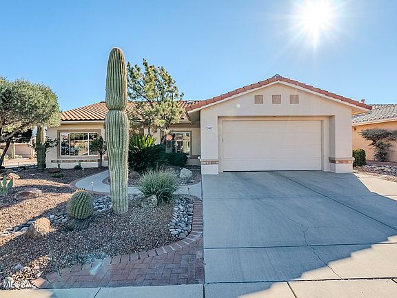 3rd image of 2442 E Nasturtium St