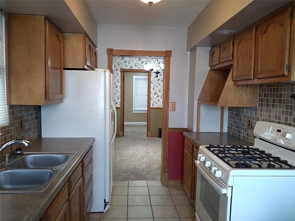 4th image of 1718 N 12th St