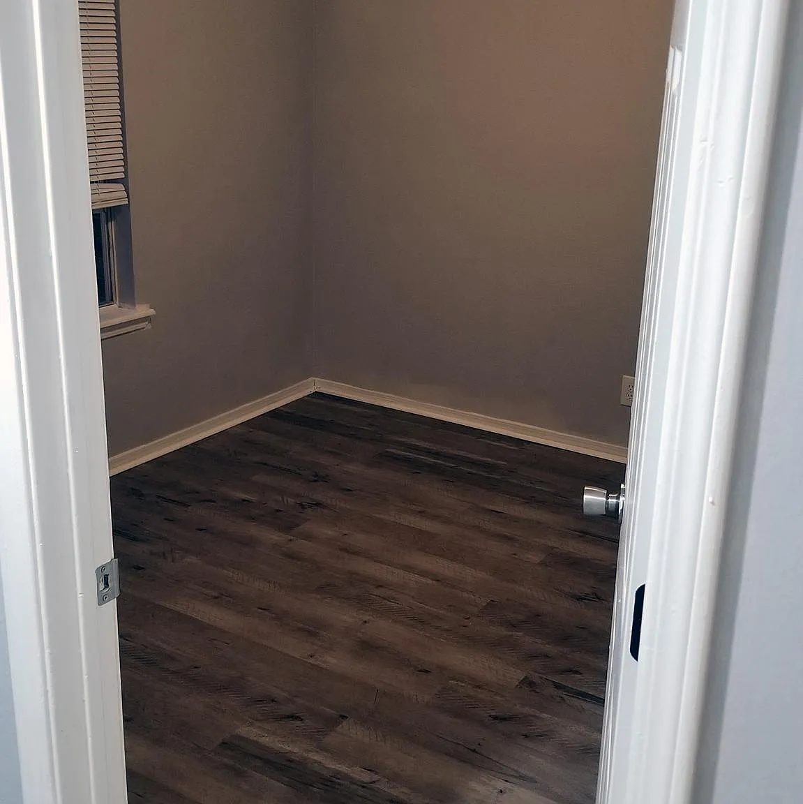 2423 W Gum St — Photo 4