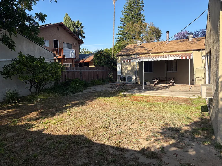 6447 Bellaire Ave — Photo 18