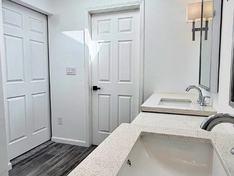 6764 Hillridge Pl — Photo 20
