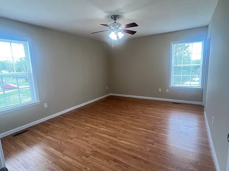 3982B Howard Gap Rd #B — Photo 6