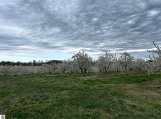 16359 Smokey Hollow Rd, Traverse City, MI 49686