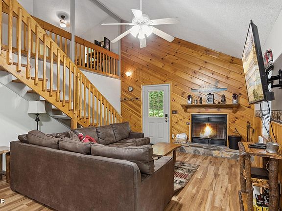 2nd image of 2108 Redmond Way