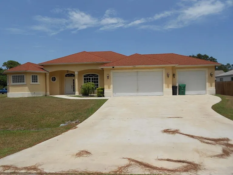 1221 SE Navajo Ln — Photo 3