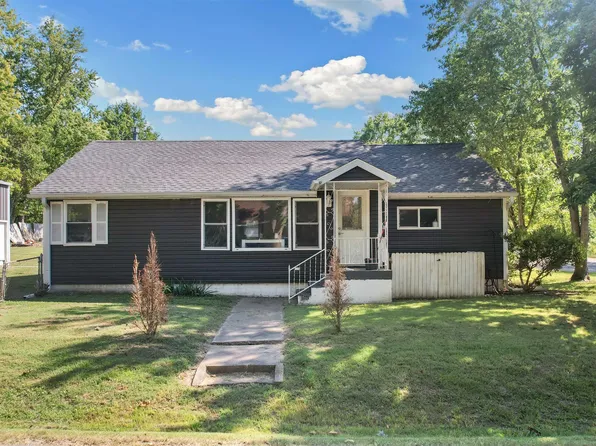 600 S 29th St, Herrin, IL 62948