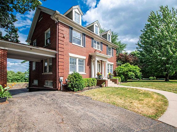 2nd image of 5918 N Elm Ln