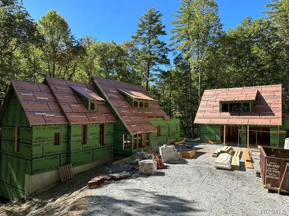 396 Farmhouse Trail, Sapphire, NC 28774
