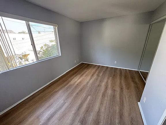 4th image of 1760-1762 Oliver Ave #1762-2