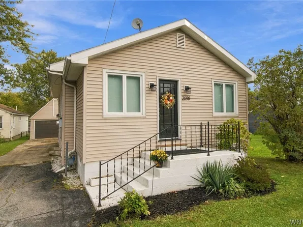 2698 Lakewood Ave, Hamburg, NY 14075