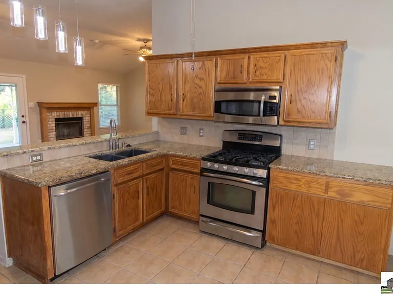 924 Northern Dancer Dr — Photo 4