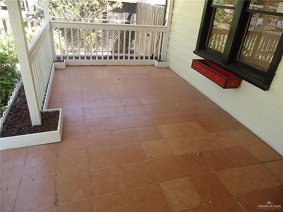 2nd image of 518 N 11th St