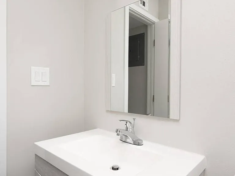 6801 N 17th Ave — Photo 5