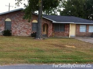 457 Moore Dr, Vidor, TX 77662
