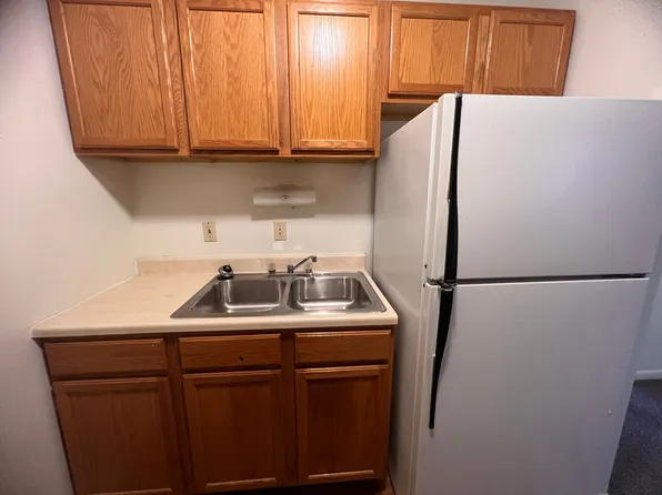 1905 University Dr #B, Cedar Falls, IA 50613