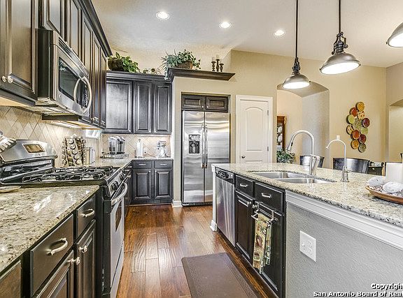 4th image of 15542 Bayakoa Ct