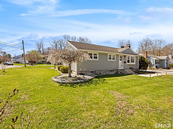 4th image of 3 Greenlawn Avenue