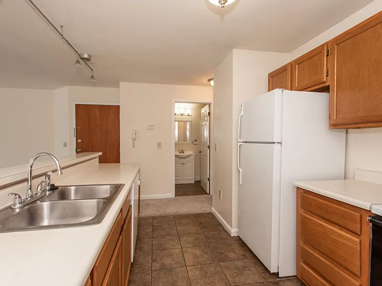 Walk to UC & UC Medical | 1BR/2BR Apartments — Photo 71