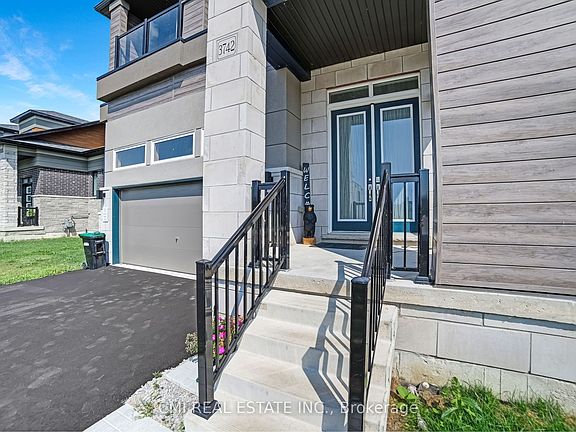 4th image of 3742 Sunbank Cres