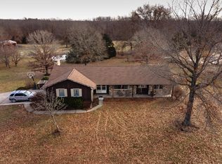 18700 N Adams Rd, Centralia, MO 65240