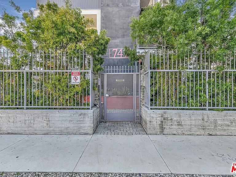 747 Lillian Way #8 — Photo 31