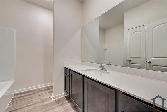 833 Serena Dr — Photo 5