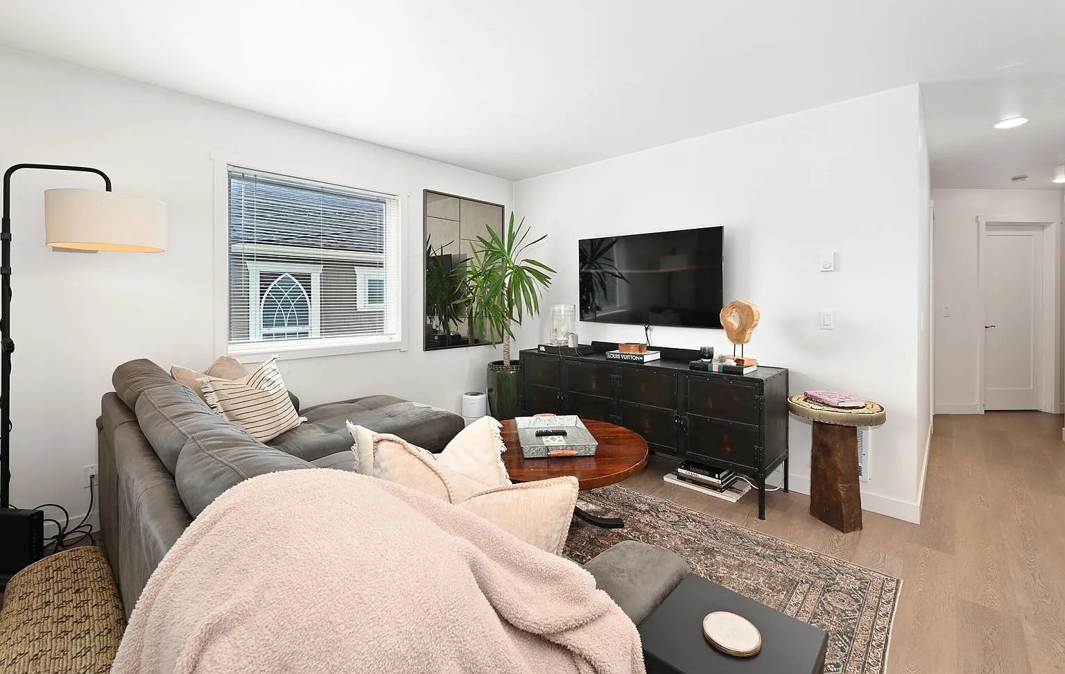 4217 Greenwood Ave N. — Photo 4