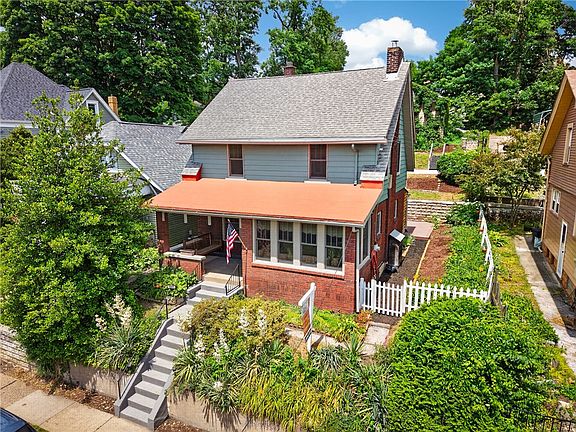 2nd image of 827 Florence Ave