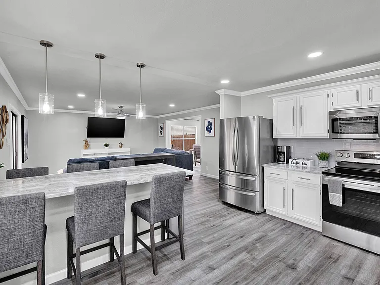 Cascade Oak Dr — Photo 4