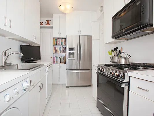 Sold by Sotheby's International Realty | media 21