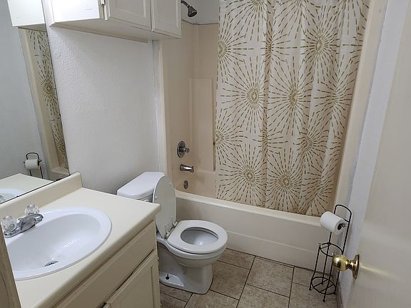 4th image of 1015 Burton Ave Floor 1