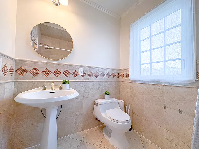 87 Stephen St #1C — Photo 41