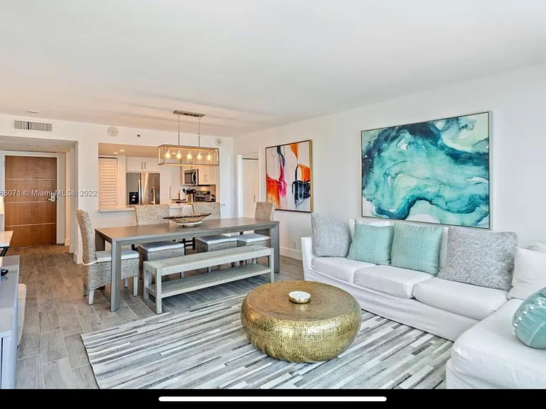 400 S Pointe Dr #1102 — Photo 9