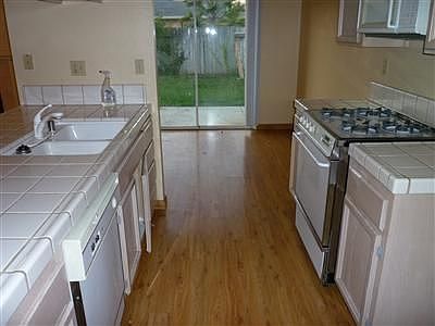2nd image of 941 Amador Ave