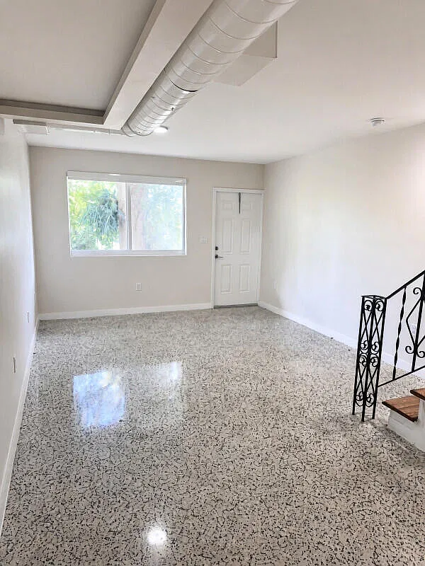 2 bed, 2.0 bath, 1200 sqft, $2,800 — Photo 2