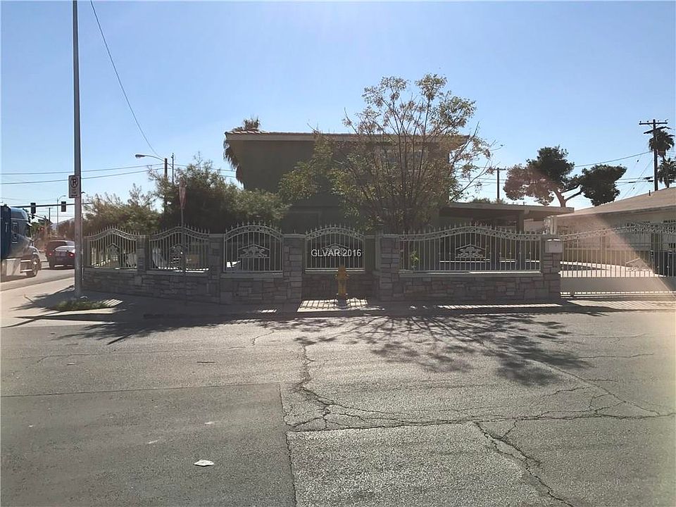 2nd image of 4975 Lana Dr