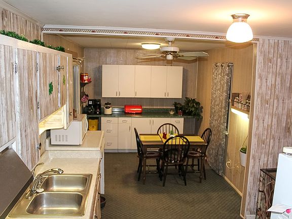 3rd image of 101 Maplewood Dr