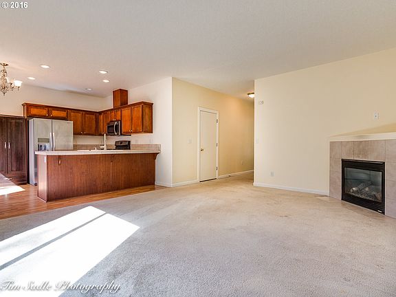 3rd image of 3605 NE 42nd St