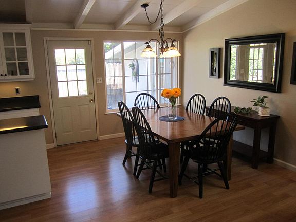 5th image of 223 Velvetlake Dr