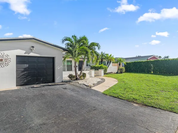 8541 NW 23rd Street, Pembroke Pines, FL 33024