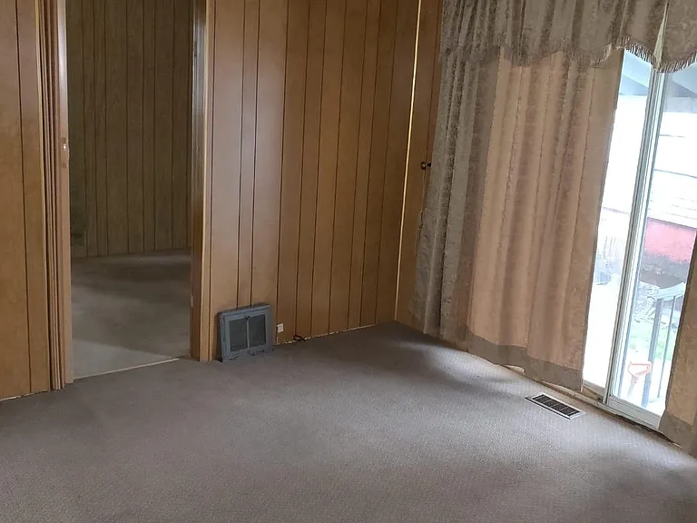 1344 Linwood Ave — Photo 15