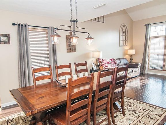 3rd image of 2209 Ferndown Dr