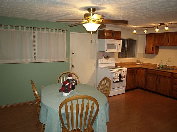4th image of 3813 Utica Dr