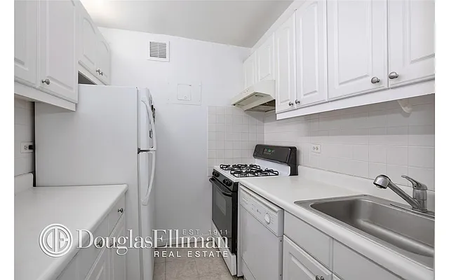 Rented by Douglas Elliman | media 11