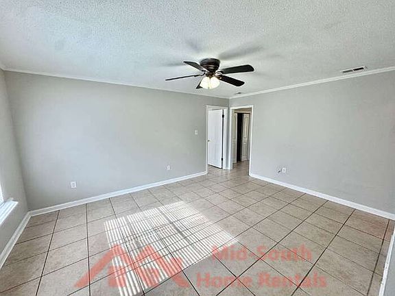5th image of 3600 Pembrook Dr
