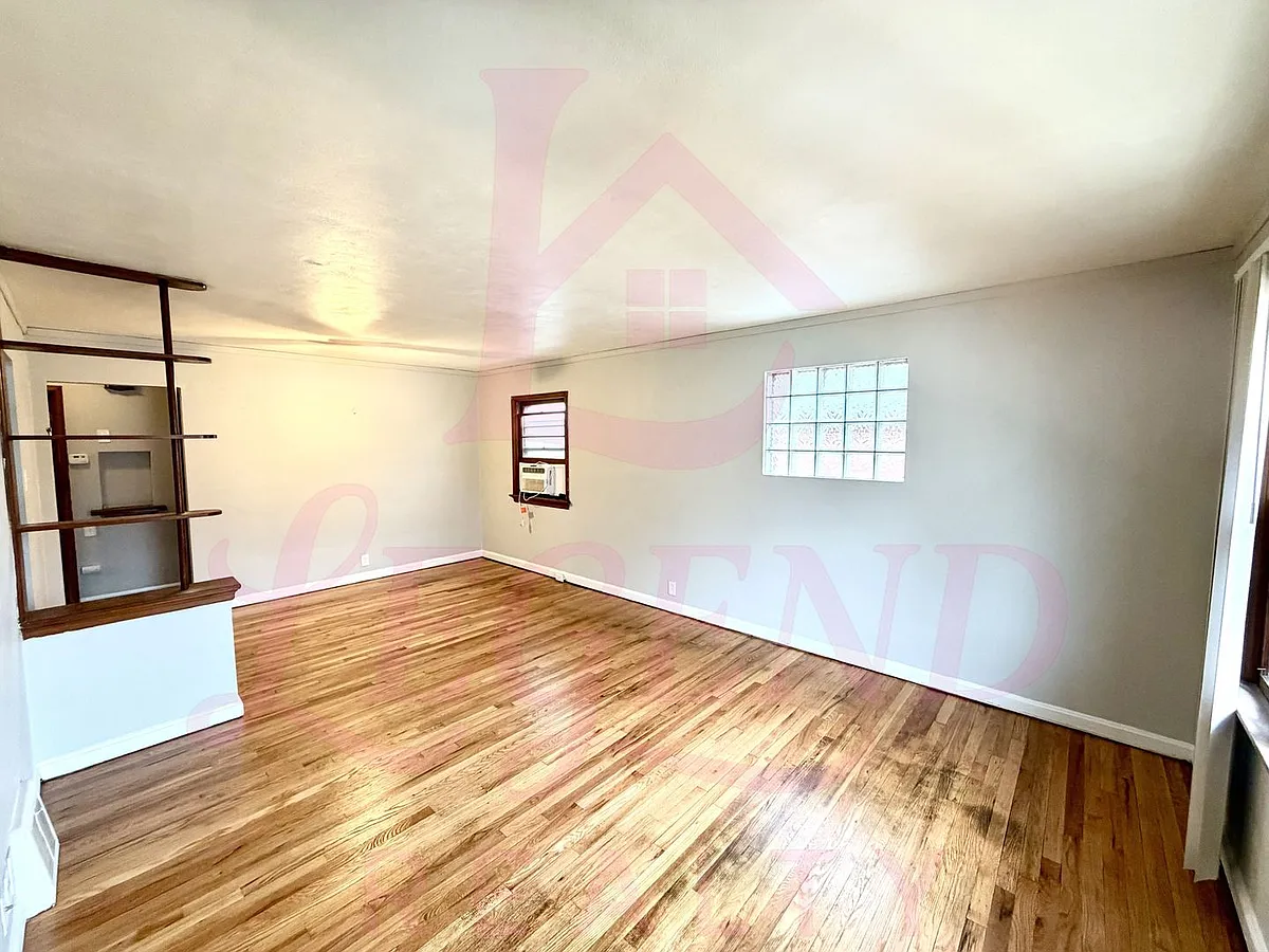 Building Photo - 4415 Stivers St