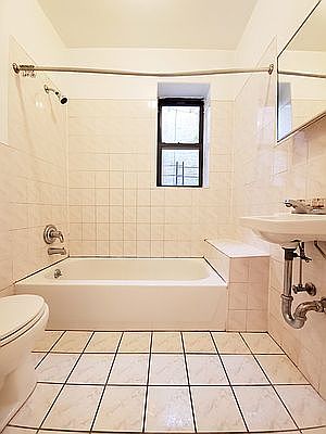 4th image of 505 Lafayette Ave #2DD