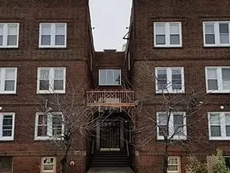 240 William St #2-A